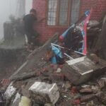 उत्तराखंड : आफत की भारी बारिश, मसूरी में मंदिर ढहा, चपेट में आए वाहन