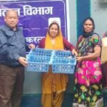 पशुपालन विभाग ने काश्तकारों को बांटी बैकयार्ड कुक्कुट इकाई