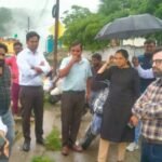 डीएम निकिता खण्डेलवाल ने भारी बारिश के पूर्वानुमान के मद्देनजर शहर की नालियों और जर्जर भवनों का किया निरीक्षण, दिए निर्देश