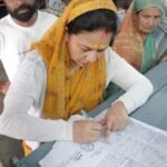 जिला पंचायत सदस्यों के लिए 20  ने भरे पर्चे