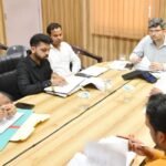 डीएम संदीप तिवारी ने पार्किग स्थलों के निर्माण में तेजी लाने के दिए निर्देश