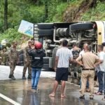 बदरीनाथ हाइवे पर सोनला के पास अनियंत्रित होकर सड़क पर पलटा सेना के जवानों का वाहन, सात घायल