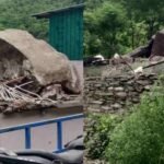 देवप्रयाग में नृसिंहगाचल पर्वत से भूस्खलन, मकान क्षतिग्रस्त, वाहन दबे, एक घायल