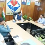 मुख्य सचिव आनंद बर्द्धन ने देहरादून मोबिलिटी प्लान को लेकर ली बैठक, सुधार कार्यों में तेजी लाने के निर्देश