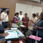 देहरादून में फ्रंटफुट पर जिला प्रशासन, घनी आबादी में लगे अवैध मोबाइल टावर सील, नियम विरुद्ध कार्यों पर कसे जा रहे शिकंजे