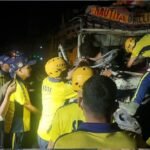 भीषण सड़क हादसा : ट्रक और ट्रोले की टक्कर के बाद लगी आग, दो चालकों की मौत, एक गंभीर घायल
