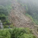 बारिश का कहर, तपोवन में युवक बहा, मसूरी में पेड़ गिरने से वाहन क्षतिग्रस्त