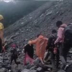 सोनप्रयाग में सुरक्षित निकाले गए 40 तीर्थयात्री, यमुनोत्री हाईवे खोलने का काम जारी