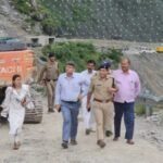 डीएम संदीप तिवारी और एसपी सर्वेश पंवार ने किया भनेर पानी भूस्खलन जोन का निरीक्षण, अधिकारियों को कार्य में तेजी लाने और शीघ्र हाईवे सुचारु करने के दिए निर्देश