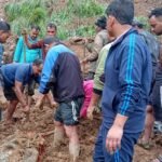 चमोली के मोपाटा में तहसील प्रशासन की टीम ने खोज और बचाव कार्य किया शुरू