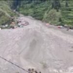 उत्तरकाशी: धराली में आपदा प्रभावितों से मिले मुख्यमंत्री धामी, राहत कार्य तेज करने के निर्दे