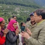 मौसम की चुनौतियों के बीच ग्राउंड जीरो पर पहुंचे मुख्यमंत्री धामी, कहा-आपदा प्रभावितों के साथ मजबूती से खड़ी है सरकार