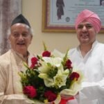 पूर्व मुख्यमंत्री उत्तराखण्ड एवं महाराष्ट्र के पूर्व गर्वनर भगत सिंह कोश्यारी ने श्री दरबार साहिब में टेका मत्था, श्रीमहंत देवेन्द्र दास जी महाराज से हुई समसामयिक विषयों पर विस्तारपूर्वक चर्चा