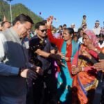 मुख्यमंत्री धामी का चम्पावत विधानसभा क्षेत्र में सड़क मार्ग से व्यापक दौरा – ग्रामीणों से किया सीधा संवाद, महिलाओं ने फूलो और आशीर्वाद से किया स्वागत, बोले – “चम्पावत मेरी प्रेरणा है”