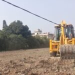 एमडीडीए की अवैध निर्माणों पर सीलिंग और प्लॉटिंग स्थलों पर ध्वस्तीकरण की बड़ी कार्रवाई, उपाध्यक्ष बंशीधर तिवारी बोले – अवैध निर्माण या अवैध प्लॉटिंग नहीं की जाएगी किसी भी स्तर पर बर्दाश्त