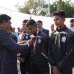 मुख्य सचिव आनन्द बर्द्धन ने चम्पावत के खेल प्रतिभाओं को किया सम्मानित, बूम फॉरेस्ट गेस्ट हाउस परिसर में “एक पेड़ माँ के नाम” अभियान के तहत हरसिंगार का पौधा रोपा