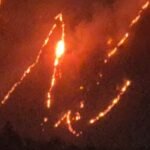 ज्योतिर्मठ के सामने चांई गांव के जंगलों में भीषण वनाग्नि