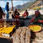 सिलबट्टे से सफलता तक : पहाड़ की रसोई से निकला ब्रांड, “पिस्यूं लूण” से लखपति दीदी बनी टिहरी की सुचिता सकलानी