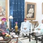 योगी आदित्यनाथ और राज्यपाल आनंदीबेन पटेल से मिले बीकेटीसी अध्यक्ष और पर्यटन मंत्री सतपाल महाराज, चारधाम यात्रा का न्योता, संपत्ति विनिमय पर चर्चा