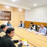 सहकारी देयों की वसूली धीमी होने पर डीएम स्वाति एस. भदौरिया सख्त, 50 प्रतिशत से कम वसूली पर सचिवों का वेतन रोकने के निर्देश