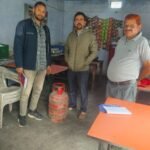 डीएम स्वाति एस. भदौरिया के निर्देश पर कड़ी कार्रवाई, तहसील परिसर में घरेलू गैस सिलेंडर के अवैध उपयोग पर 02 सिलेंडर ज़ब्त