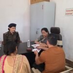महिला आयोग की अध्यक्ष कुसुम कंडवाल ने कोटद्वार महिला हेल्प डेस्क का किया औचक निरीक्षण, काउंसलिंग कर सुलझाए विवाद