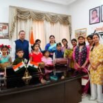 सीएम पुष्कर सिंह धामी ने मुख्यमंत्री आवास में मनाया लोकपर्व फूलदेई