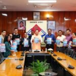 मुख्यमंत्री धामी ने उत्तराखण्ड सचिवालय बैडमिंटन क्लब द्वारा प्रकाशित स्मारिका “प्रयास बेहतर कल के लिए” स्मारिका का किया विमोचन