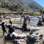 अंतरराष्ट्रीय जल दिवस पर एनएसएस शिविर में मधुगंगा नदी पर चलाया स्वच्छता अभियान