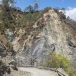 बिरही–निजमुला मोटर मार्ग पर ‘काली चट्टान’ बनी बड़ी समस्या, बरसात में बार-बार बाधित होती है आवाजाही