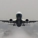 पश्चिम एशिया संकट में UAE एयरस्पेस पर सख्त पाबंदी, दर्जनों फ्लाइट्स रद्द, टाइमिंग बदली