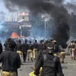 कराची में अमेरिकी सैनिकों ने प्रदर्शनकारियों पर चलाई गोली