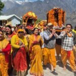 बद्री विशाल के जयकारों से गुंजायमान हुई देवभूमि, ज्योतिर्मठ धाम के लिए रवाना हुई आदिगुरु की गद्दी