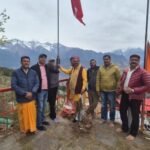 संजीवनी शिखर औली में बद्री-केदार मंदिर समिति ने फहराया ‘बद्री ध्वज’