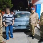 नशे में सुध-बुध खोया चालक, सड़क समझकर थाने में घुसा दी कार