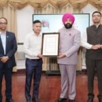 राज्यपाल ने आपदा में उत्कृष्ट कार्य करने वाले कार्मिकों को किया सम्मानित