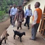 सीडीओ वरुणा अग्रवाल ने बकरी फार्म का किया निरीक्षण, दिए निर्देश