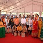 चार धाम यात्रा का जनपद हरिद्वार से आगाज, मध्य प्रदेश के शहडोल जनपद से आए तीर्थ यात्रियों ने ऋषिकुल मैदान में ऑफलाइन यात्री पंजीकरण केंद्र में किया चार धाम यात्रा के लिए पहला पंजीकरण