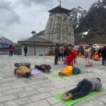 श्री केदारनाथ धाम में श्रद्धालुओं के लिए योग एवं प्राणायाम शिविर का शुभारंभ