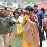 बदरीश पुरी पहुंचे बागेश्वर धाम के पीठाधीश्वर पंडित धीरेंद्र कृष्ण शास्त्री