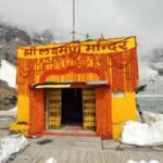 श्रद्धालुओं को खुले लोकपाल लक्ष्मण मंदिर के कपाट