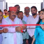 कंडोलिया इंडोर स्टेडियम खिलाड़ियों को समर्पित, MLA और DM ने बैडमिंटन खेलकर किया शुभारंभ