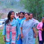 दूरस्थ गांवों तक पहुंचीं डीएम स्वाति एस. भदौरिया, अस्पताल बाजार और चौपालों में पहुंचकर जानी लोगों की समस्याएं