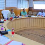 सचिव ने विकास कार्यों की व्यापक समीक्षा कर तय की प्राथमिकताएं