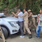 उक्रांद ने रोका महेंद्र भट्ट का काफिला, स्थानीय मुद्दों और कर्णप्रयाग घटना पर मांगा जवाब