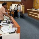 जिला पंचायत सदन में गूंजा निहंग विवाद, जांच स्थानांतरण पर उठे सवाल