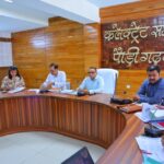 मानसून से पहले अलर्ट मोड में पौड़ी प्रशासन, आपदा तैयारियों का प्रभारी सचिव दिलीप जावलकर ने लिया जायज़ा