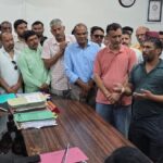 ग्रामीणों ने किया प्रदर्शन, प्राधिकरण के नियमों में हो शिथिलीकरण