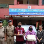 दून पुलिस का बड़ा खुलासा, राजपुर शोरूम चोरी कांड में महिला समेत दो आरोपी दिल्ली से गिरफ्तार