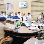 मानसून तैयारियों, सड़क व्यवस्था एवं नागरिक सुविधाओं एवं सुरक्षा की डीएम डॉ. आशीष चौहान ने की विस्तृत समीक्षा
